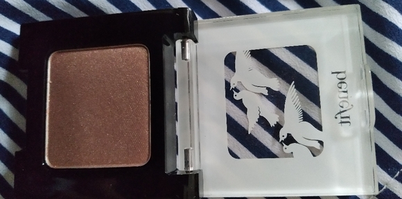 BENEFIT EYE SHADOW - Picture 2 of 3